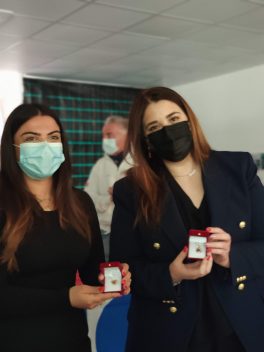 AVIS Reggio Emilia premia Giulia e Miriana per il loro impegno durante la pandemia