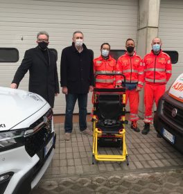 Sivar Car dona un nuovo montascale motorizzato alla Croce Verde di Reggio Emilia