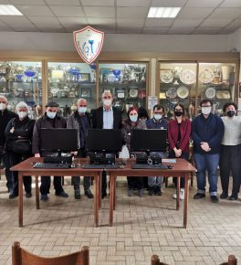 Innovazione e solidarietà: otto computer dismessi dal Comune di Reggio ricondizionati donati a tre centri sociali cittadini