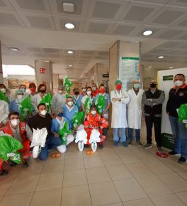 Due donatori castelnovesi regalano le uova di Pasqua Croce Verde a tutto il personale dell’Ospedale Sant’Anna
