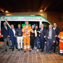 Donazione di un’ambulanza elettrica alla Croce Verde reggiana in ricordo di Giuseppe Quintavalli