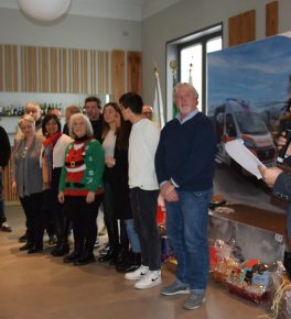 I volontari della Croce Verde di Castelnovo Monti e Vetto fanno solidarietà anche con il pranzo degli auguri