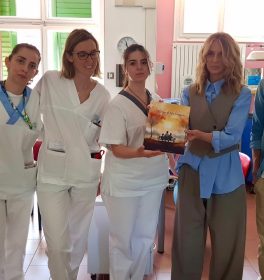 Le fiabe illustrate de "Le Storie di Sir Francis" a disposizione del reparto di Neonatologia di Reggio grazie a Progetto Pulcino