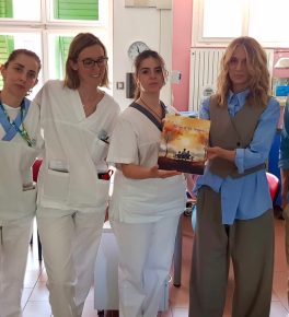 Le fiabe illustrate de "Le Storie di Sir Francis" a disposizione del reparto di Neonatologia di Reggio grazie a Progetto Pulcino