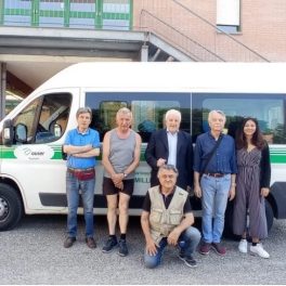 Auser Provinciale Reggio Emilia e Auser Gualtieri consegnano un automezzo ad Auser Ravenna