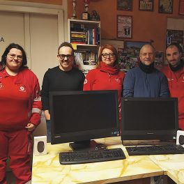 Credere per Vedere dona 2 pc alla Croce Rossa di Guastalla