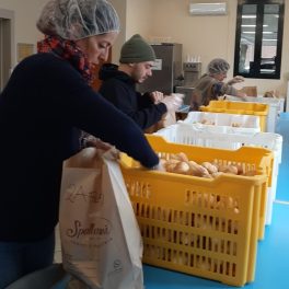 Raccolti 2.800 euro tra le famiglie degli alunni di Albinea per i disabili ucraini