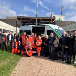 Un nuovo pulmino per la Croce Verde di Reggio Emilia grazie al charity store natalizo