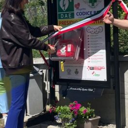Inaugurato un nuovo defibrillatore semiautomatico a Tizzolo di Vetto