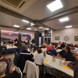 Grande successo per la cena solidale di Croce Bianca: inaugurato il massaggiatore cardiaco esterno