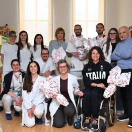 Ana Maria Vitelaru e Apro ETS insieme per i bambini della Pediatria di Raggio Emilia