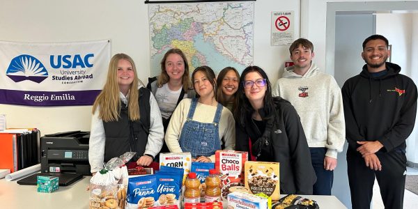 Visita a CSV Emilia e all'emporio solidale Dora degli studenti statunitensi di Usac