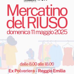 Mercatino del riuso di Legambiente Reggio Emilia con scambio di libri ambientali