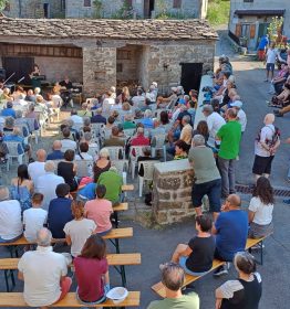 Donazione della Pro Loco di Cervarolo a favore della Croce Verde di Villa Minozzo