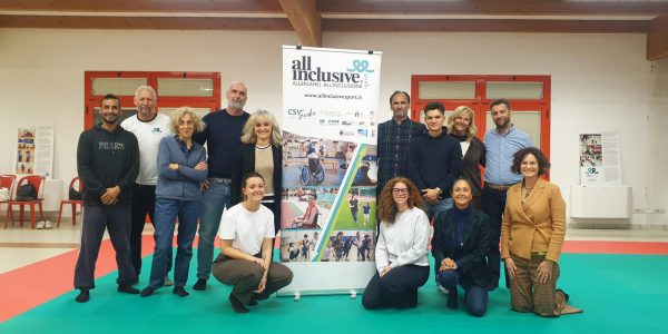 La generosità dello Scatolificio Me-Cart di Cavriago: i regali di Natale ai clienti diventano un anno di attività sportiva per 20 giovani con disabilità