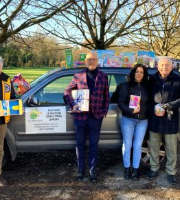 I Club Lions reggiani donano giocattoli nuovi raccolti al Lions Day all’associazione La nuova luce