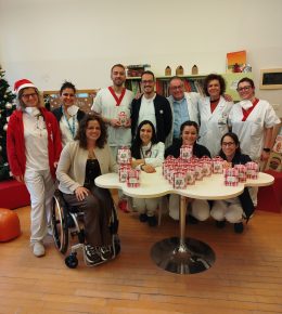 Natale in Pediatria: la campionessa paralimpica Ana Maria Vitelaru dona i panettoni del Forno Fantuzzi