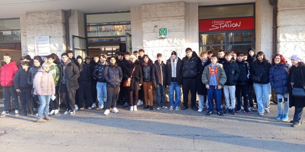 Giornata mondiale del volontariato 2025 a Reggio con gli studenti del Gobetti