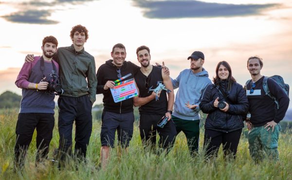 Il docufilm "Un mondo per noi" si apre alle associazioni reggiane: un appello per ricevere i filmati del volontariato all'opera