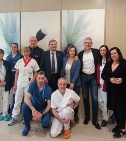 La solidarietà scorre con Aqua SpA: importante donazione al reparto di Gastroenterologia Endoscopia Digestiva di Reggio Emilia e Provincia