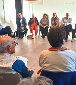 Casa Domani: una grande famiglia che accoglie, informa, accompagna